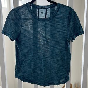Lululemon athletic top - crop